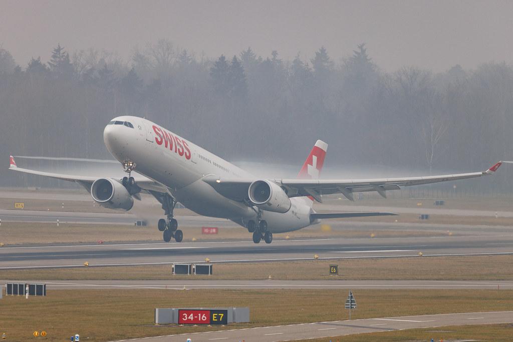 Flughafen Zürich: Swiss (LX / SWR) | Airbus A330-343 A333 | HB-JHI | MSN 1181
