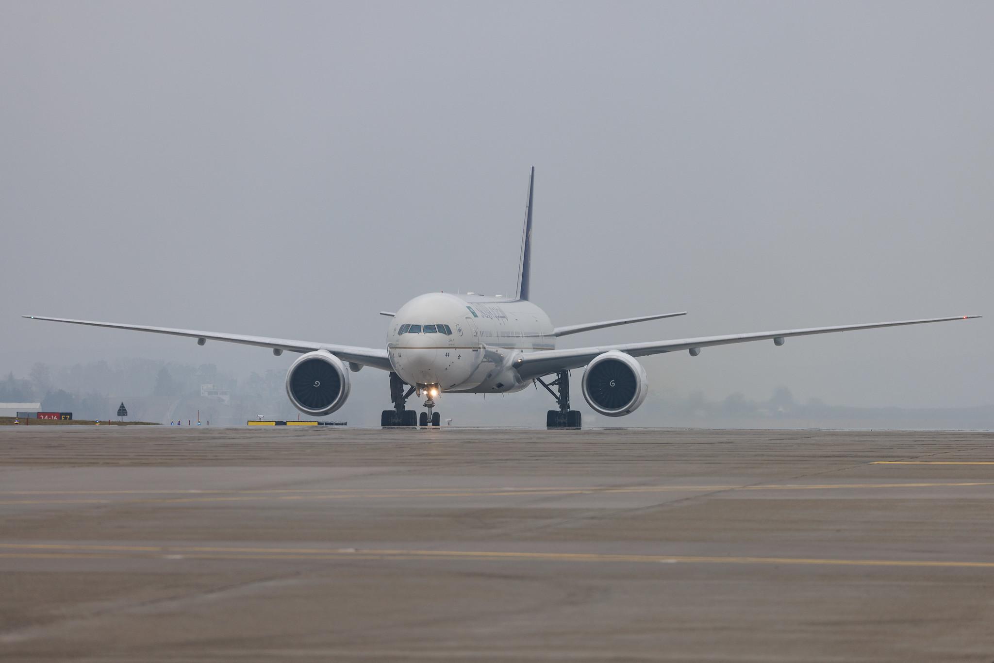 Flughafen Zürich: Saudia (SV / SVA) | Boeing 777-368(ER) B77W | HZ-AK44 | MSN 62764