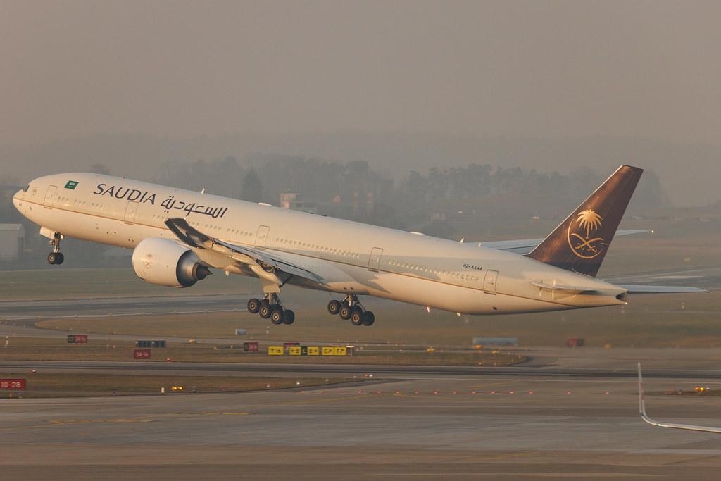 Flughafen Zürich: Saudia (SV / SVA) | Boeing 777-368(ER) B77W | HZ-AK44 | MSN 62764