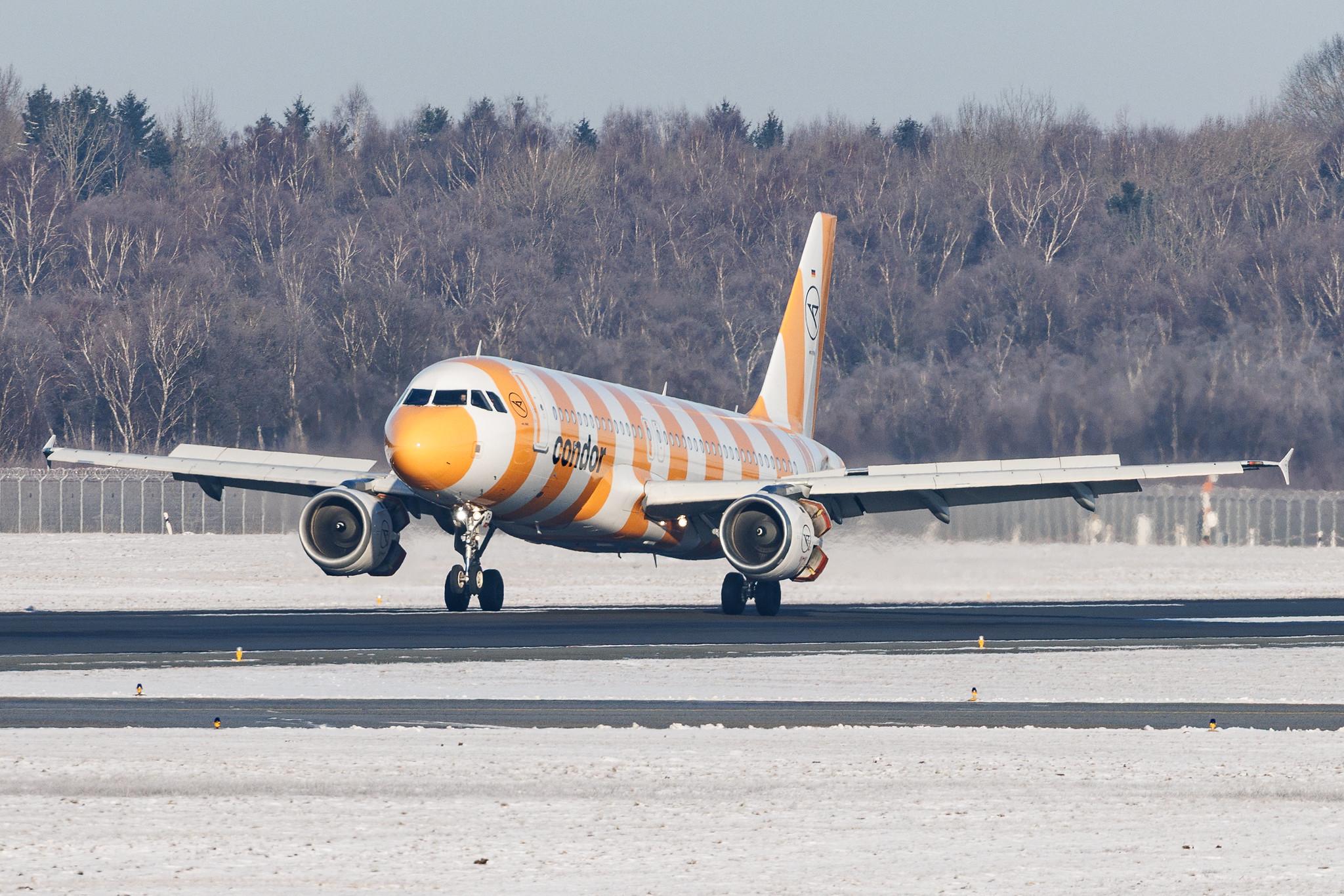 Hamburg Airport: Condor (DE / CFG) | Livery: Yellow Sunshine Livery | Airbus A320-212 A320 | D-ATCH | MSN 1437