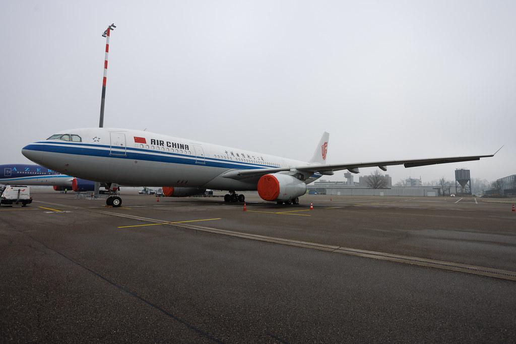 Flughafen Zürich: Air China (CA / CCA) | Airbus A330-243 A332 | B-6131 | MSN 0941