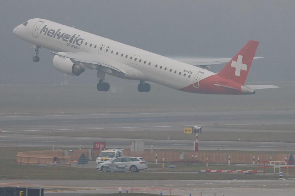 Flughafen Zürich: Helvetic Airways (2L / OAW) | Embraer E195-E2 E295 | HB-AZK | MSN 19020058