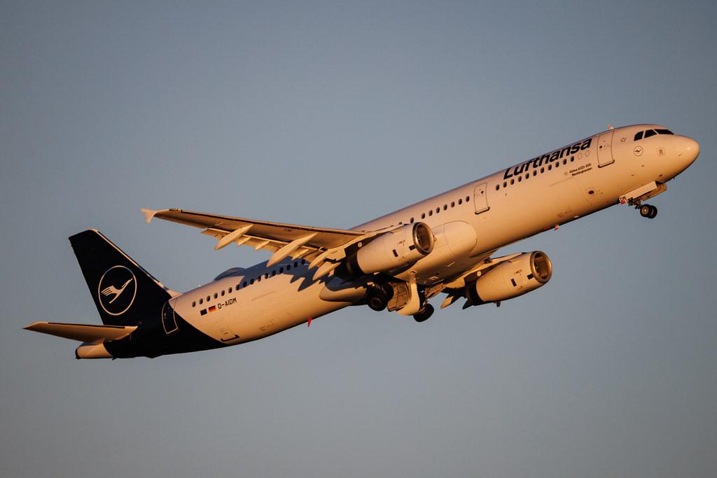 Hamburg Airport: Lufthansa (LH / DLH) | Airbus A321-231 A321 | D-AIDM | MSN 4916