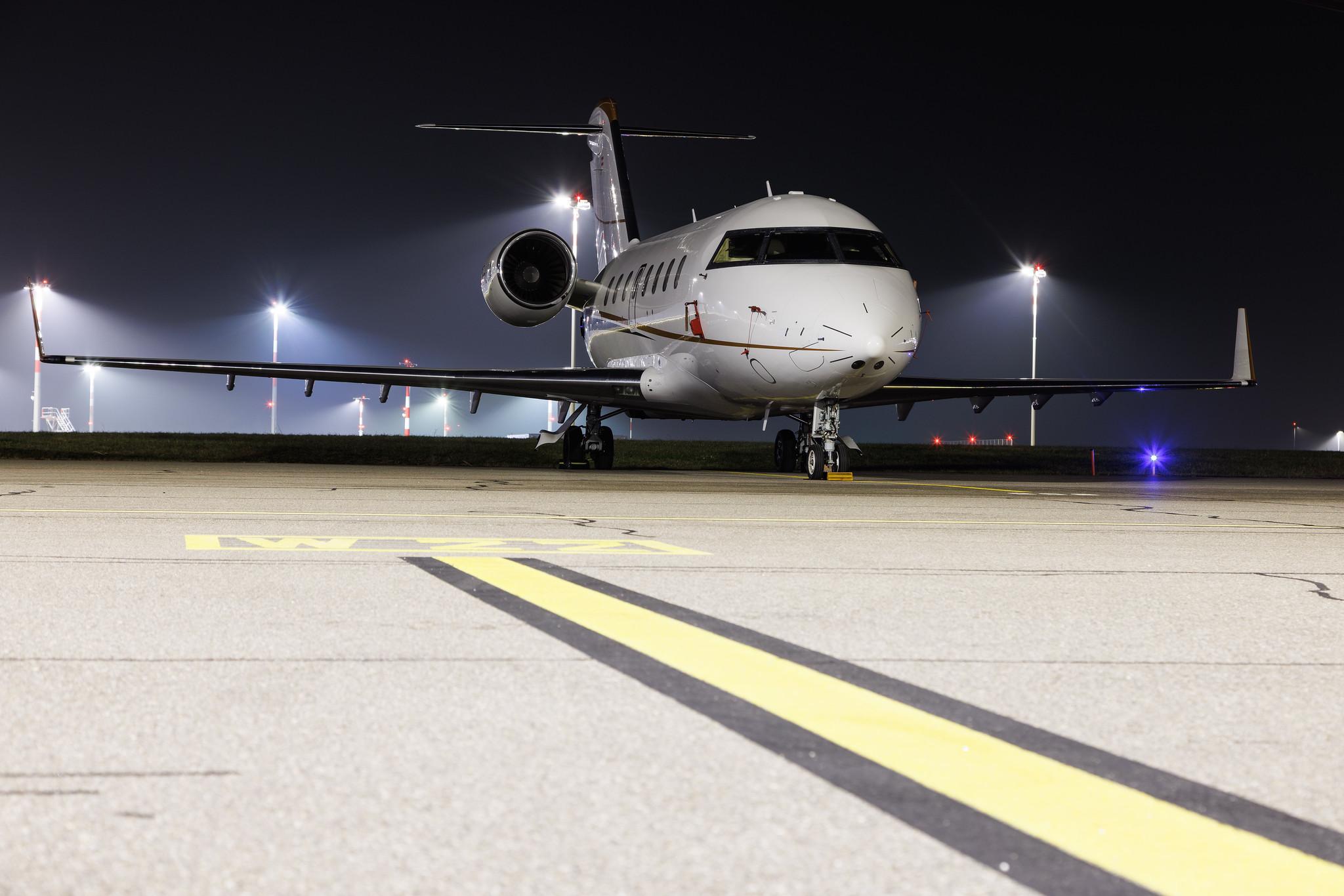 Flughafen Zürich: Premium Jet | Bombardier Challenger 650 CL60 | OE-LUA | MSN 6139