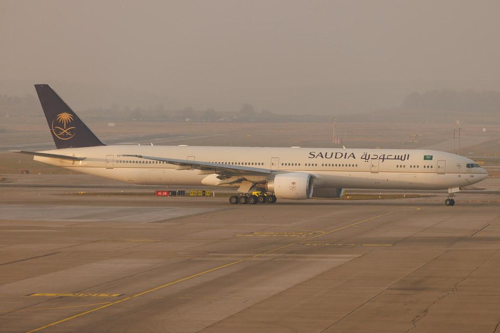 Flughafen Zürich: Saudia (SV / SVA) | Boeing 777-368(ER) B77W | HZ-AK44 | MSN 62764