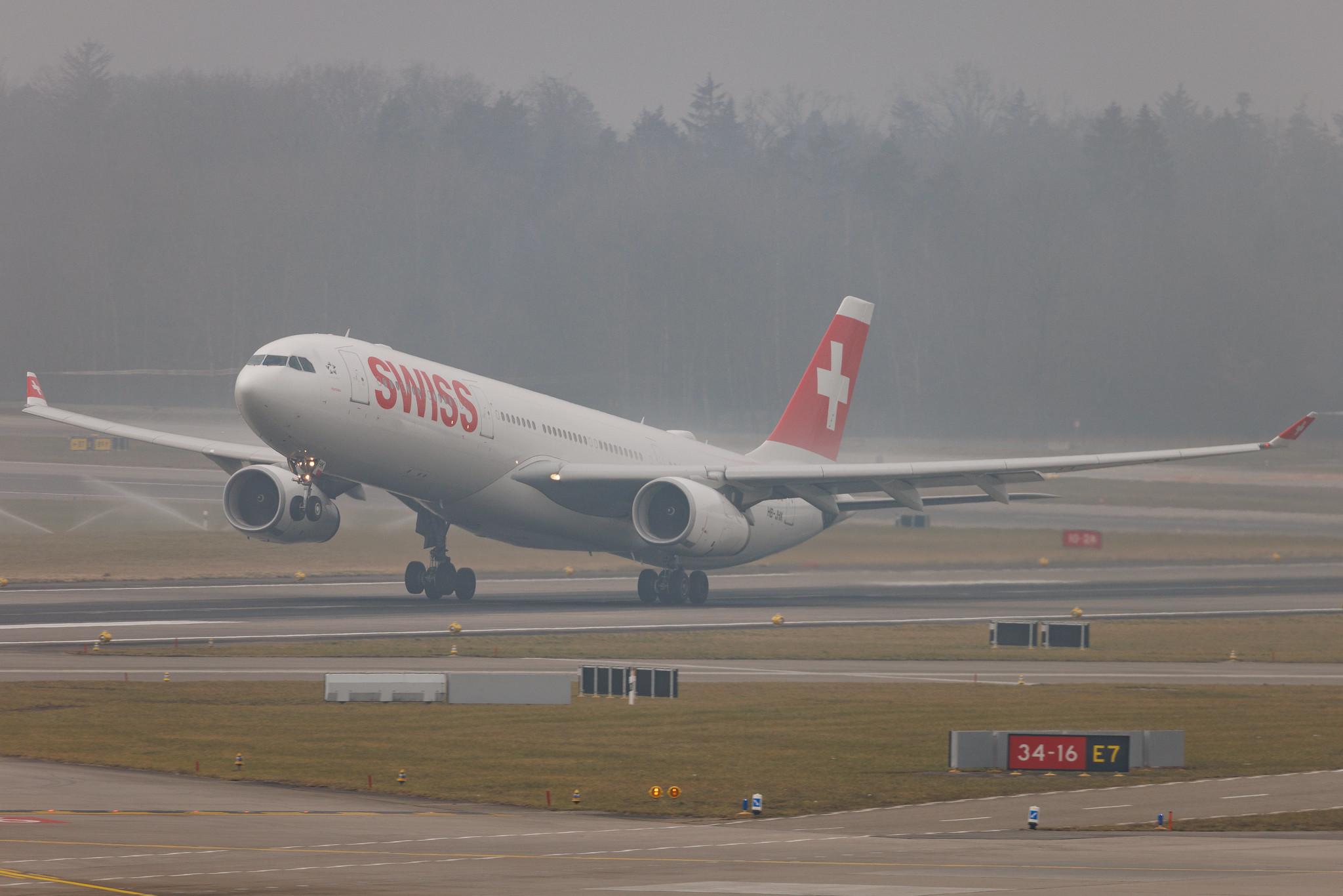 Flughafen Zürich: Swiss (LX / SWR) | Airbus A330-343 A333 | HB-JHK | MSN 1276