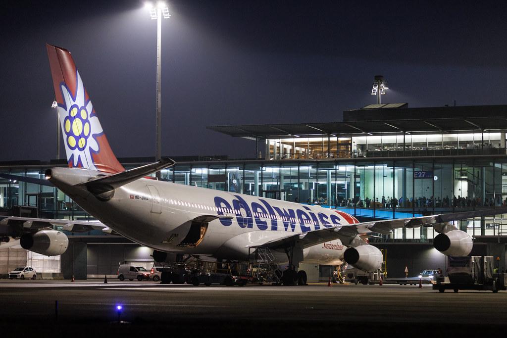 Flughafen Zürich: Edelweiss Air (WK / EDW) | Airbus A340-313 A343 | HB-JMG | MSN 0562