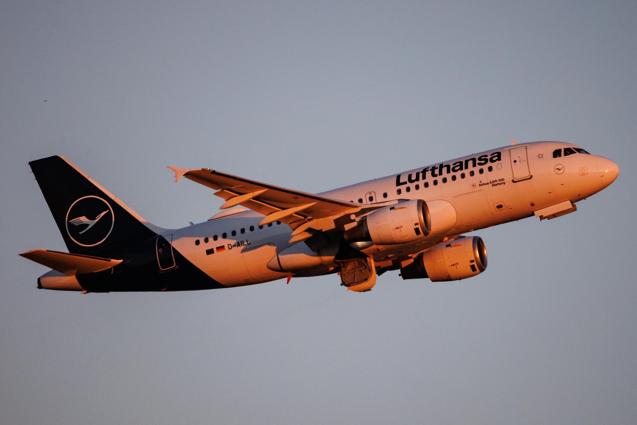 Hamburg Airport: Lufthansa (LH / DLH) | Airbus A319-114 A319 | D-AILL | MSN 0689