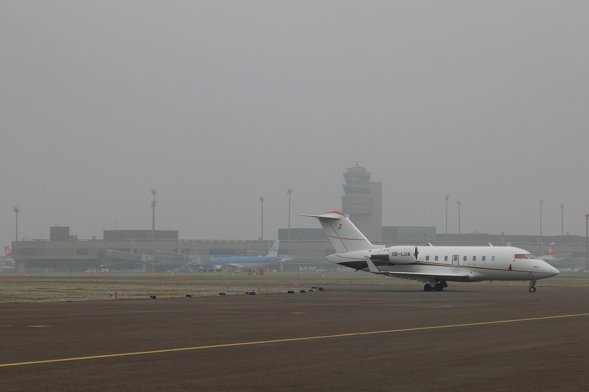 Flughafen Zürich: Premium Jet | Bombardier Challenger 650 CL60 | OE-LUA | MSN 6139
