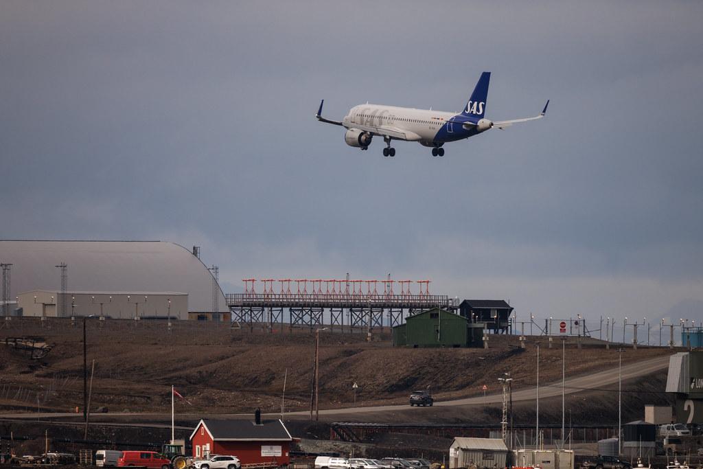 Longyearbyen Svalbard Airport: SAS (SK / SAS) | Airbus A320-251N A20N | SE-RUA | MSN 09520