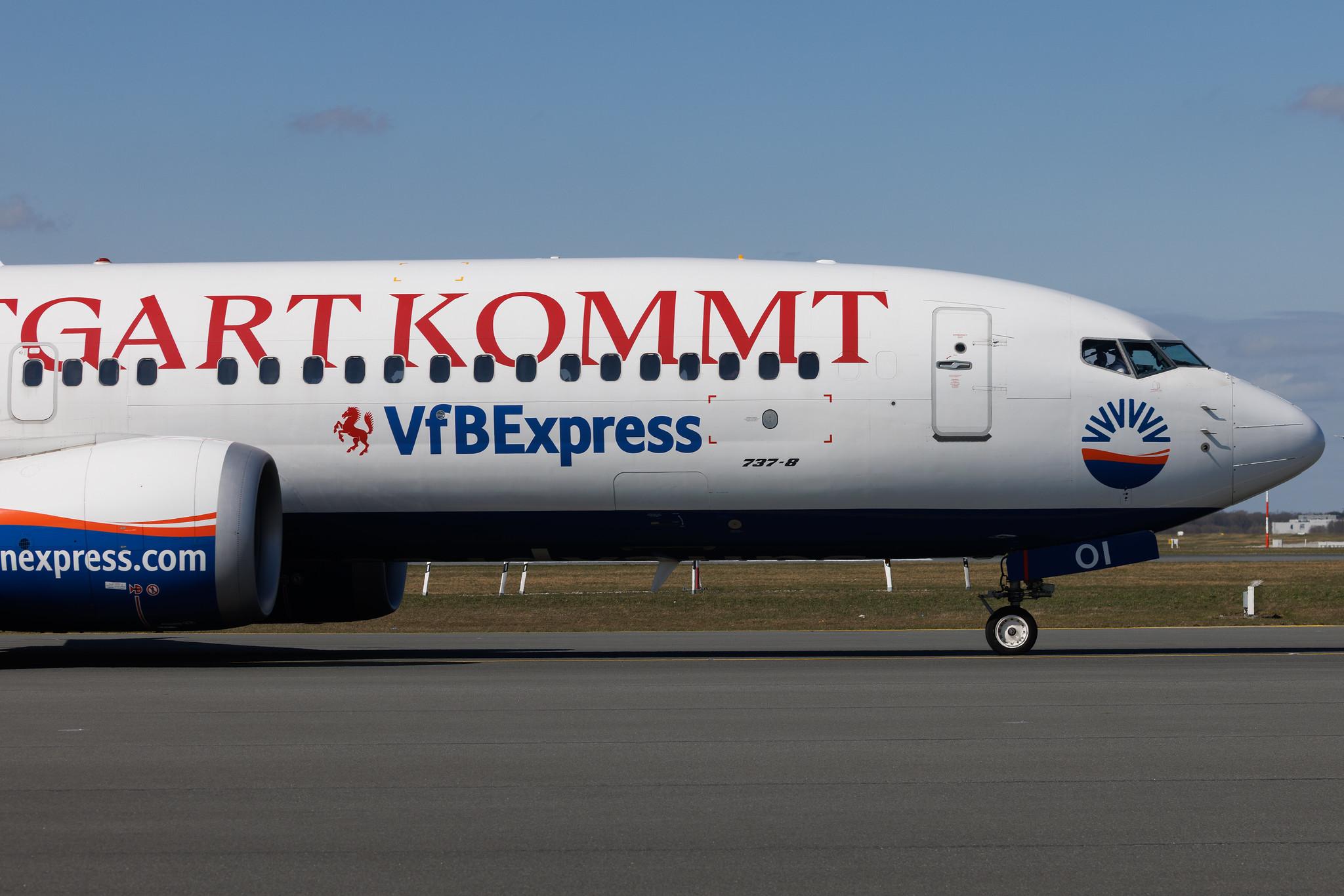 Hamburg Airport: SunExpress (XQ / SXS) | Livery: VfB Stuttgart Livery | Boeing 737 MAX 8 B38M | TC-SOI | MSN 61200