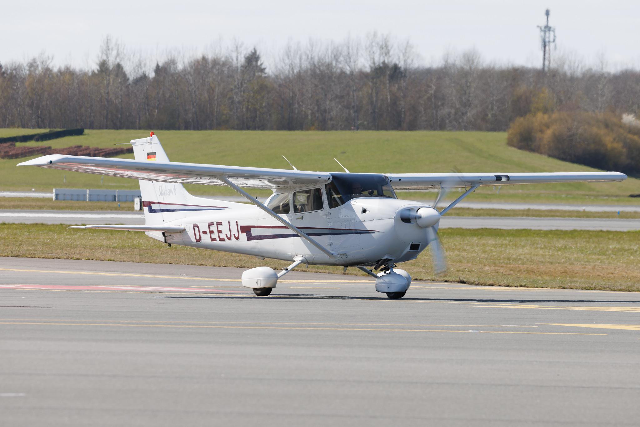 Hamburg Airport: Private owner | Cessna 172R Skyhawk C172 | D-EEJJ | MSN 17280813
