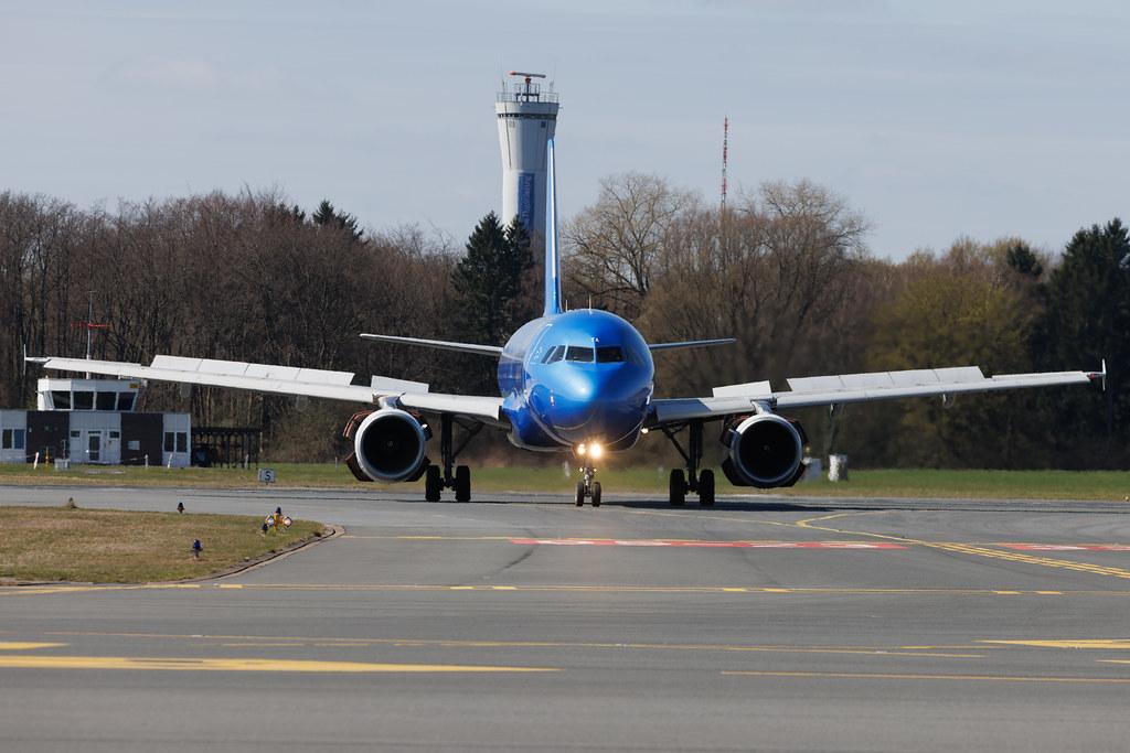 Hamburg Airport: ITA Airways (AZ / ITY) | Airbus A320-216 A320 | EI-DTA | MSN 03732