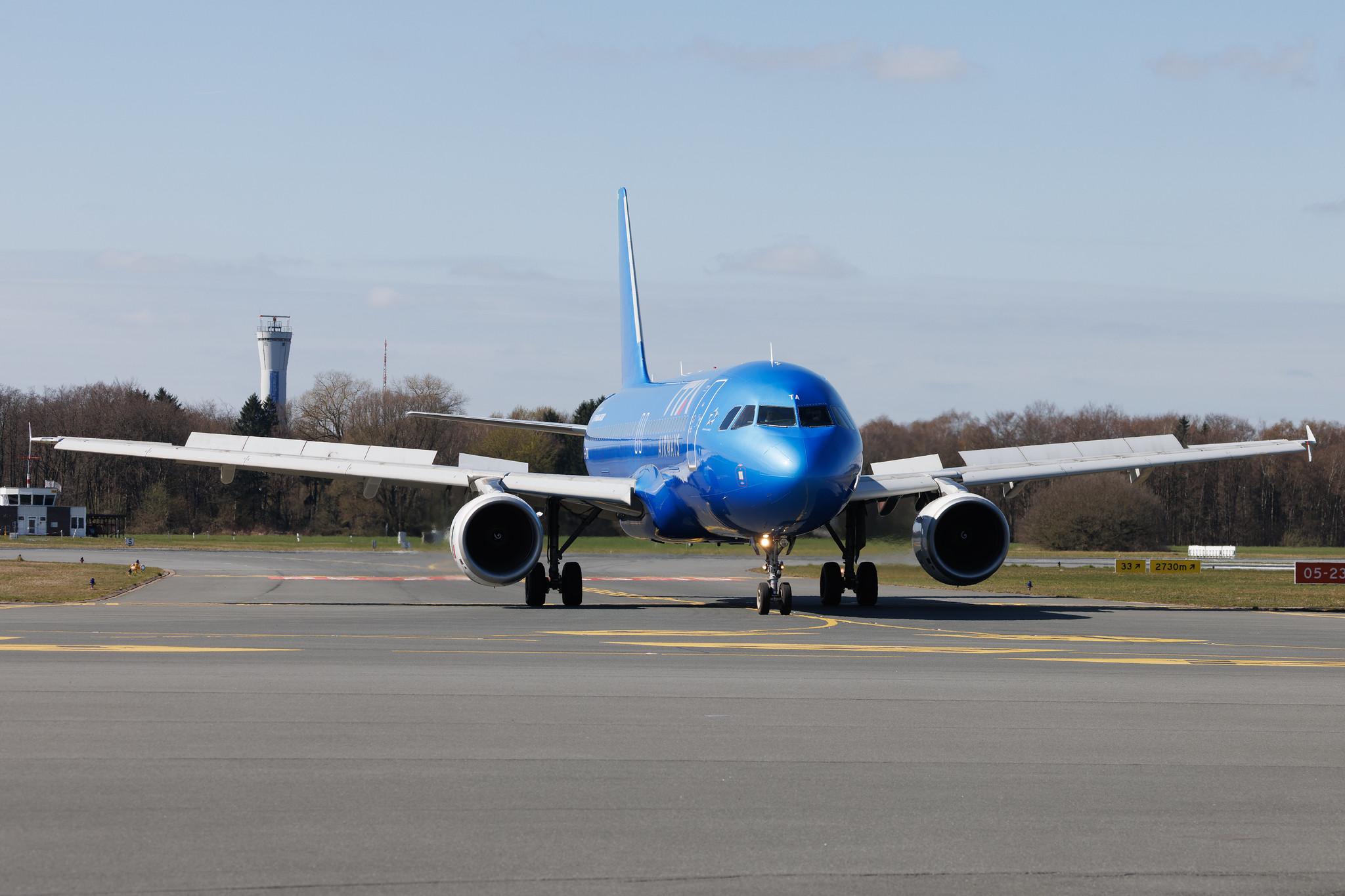 Hamburg Airport: ITA Airways (AZ / ITY) | Airbus A320-216 A320 | EI-DTA | MSN 03732