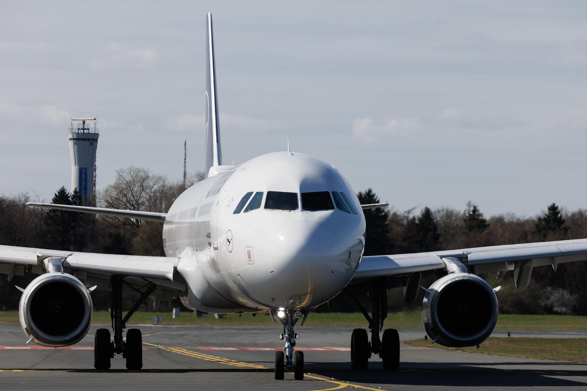 Hamburg Airport: Lufthansa (LH / DLH) | Airbus A321-231 A321 | D-AIDM | MSN 4916