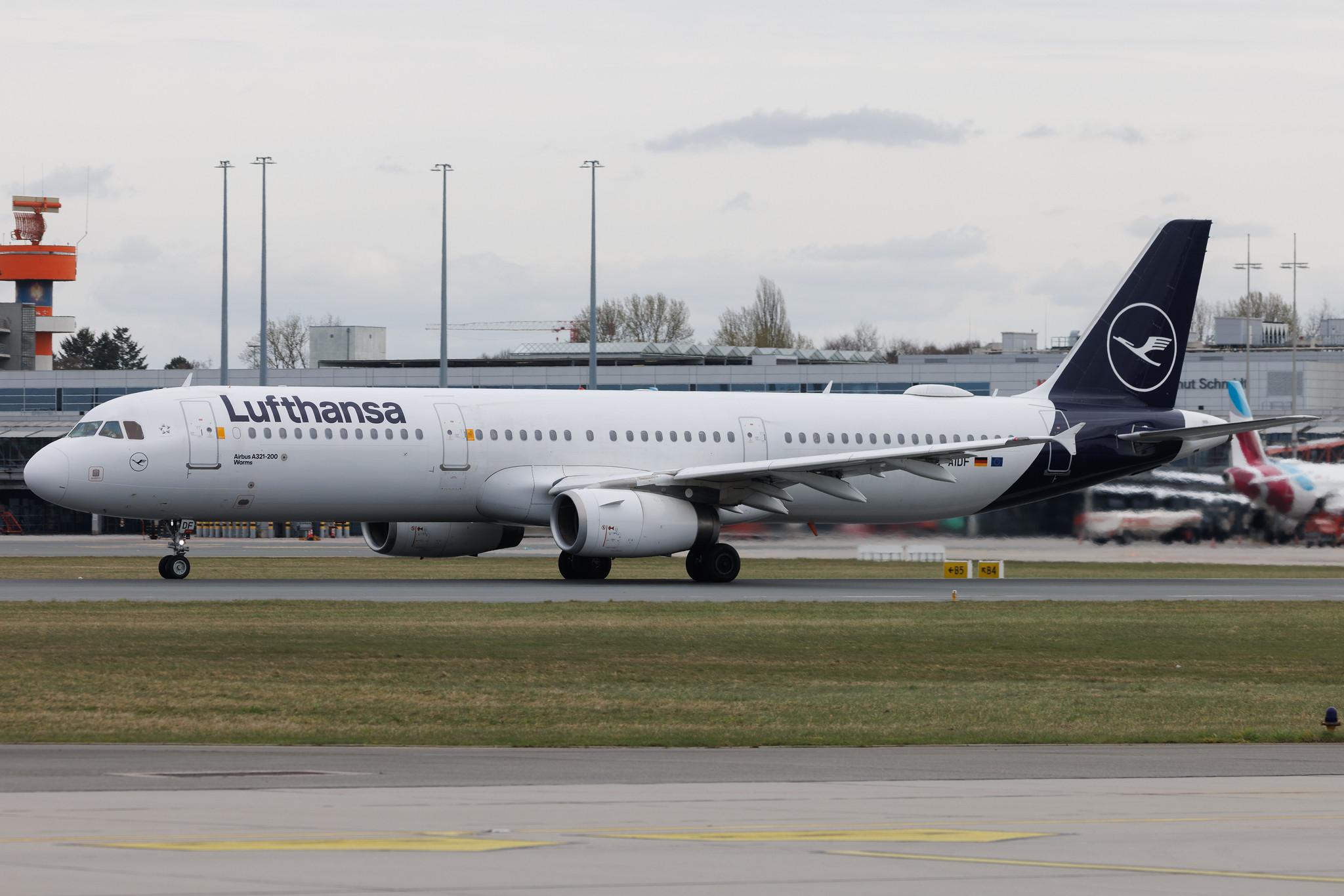 Hamburg Airport: Lufthansa (LH / DLH) | Airbus A321-231 A321 | D-AIDF | MSN 4626