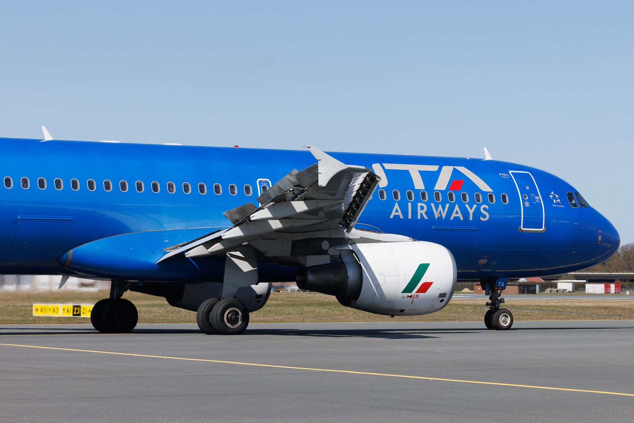Hamburg Airport: ITA Airways (AZ / ITY) | Airbus A320-216 A320 | EI-DTA | MSN 03732