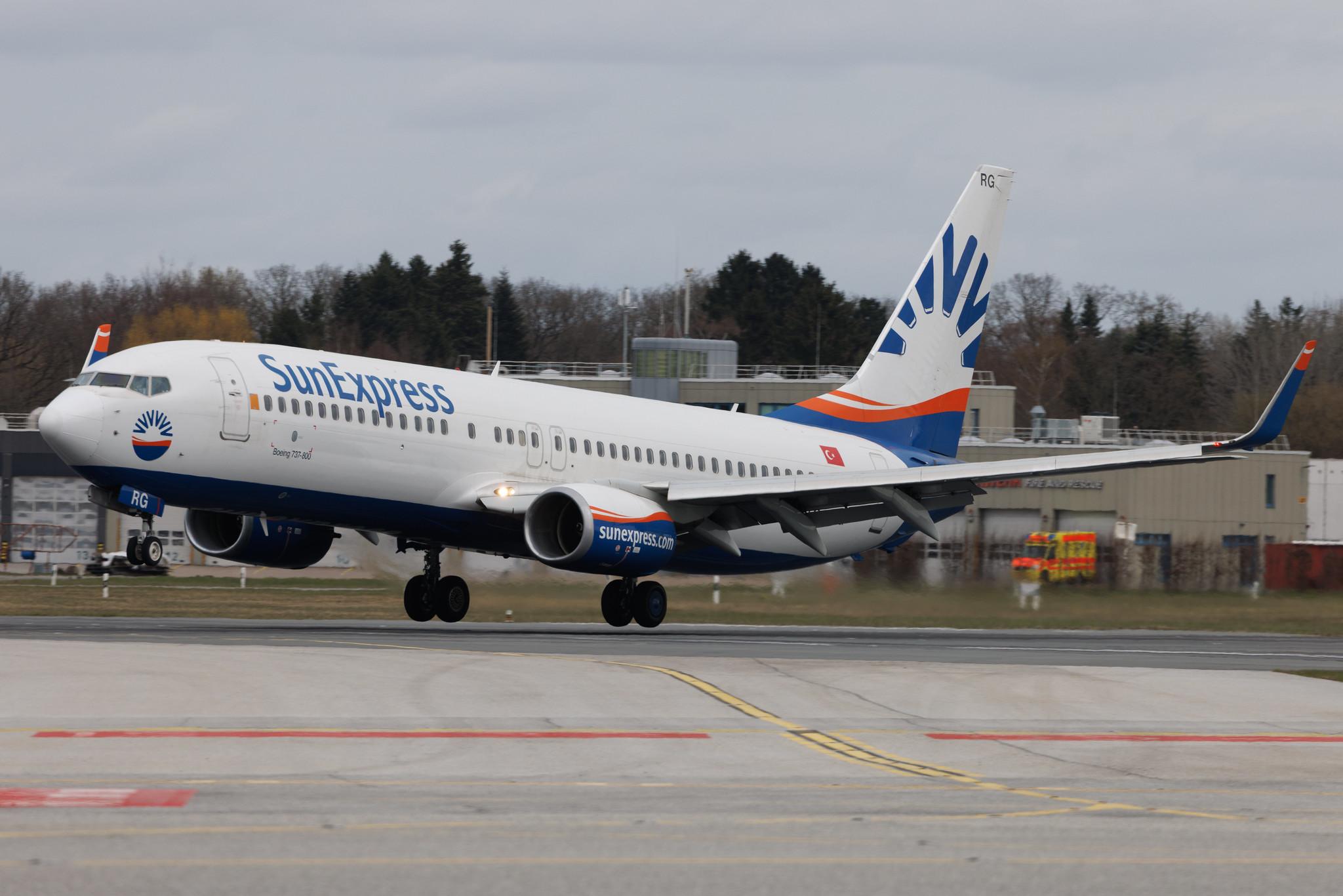 Hamburg Airport: SunExpress (XQ / SXS) | Boeing 737-8JP B738 | TC-SRG | MSN 39435