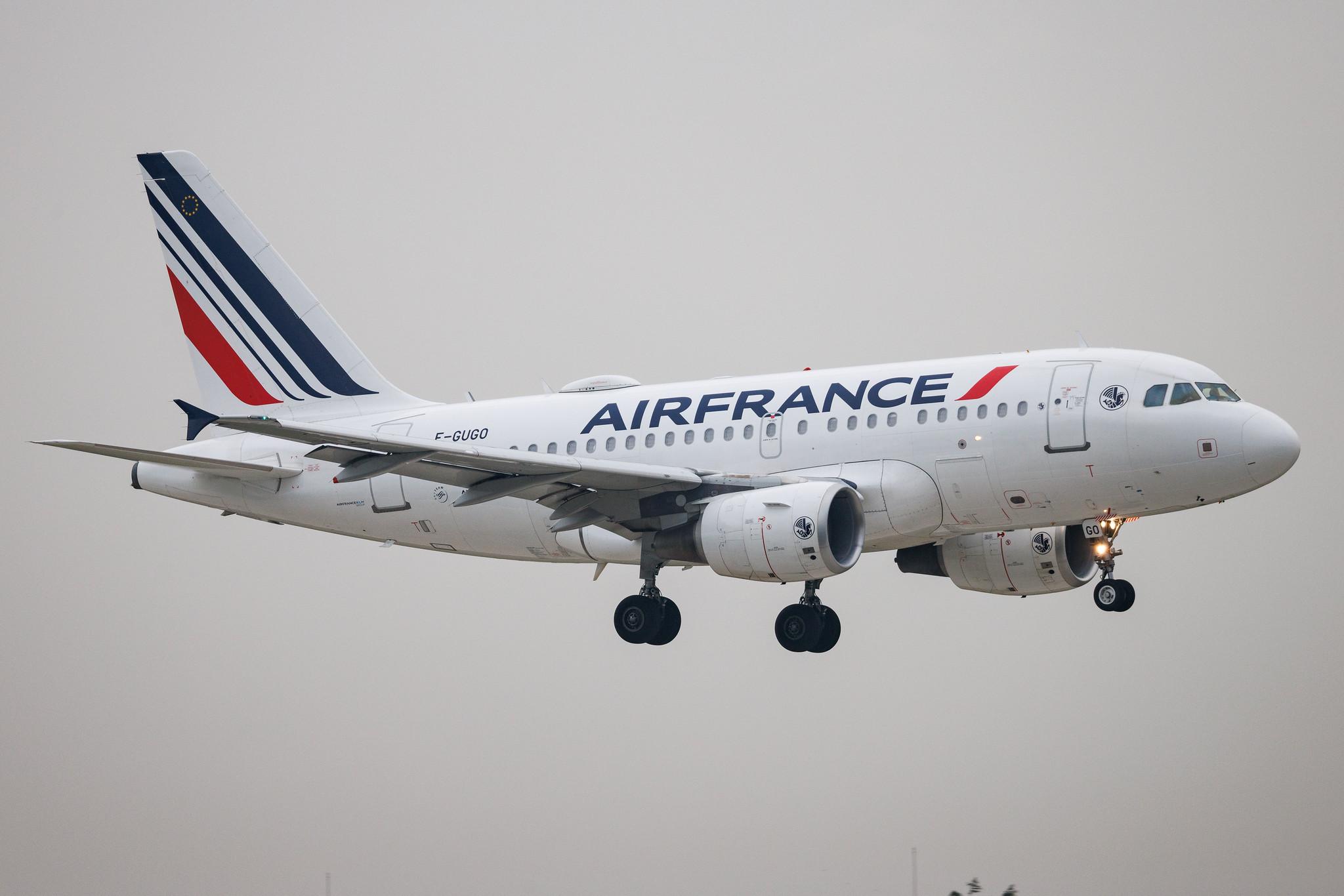 Paris Orly Airport: Air France (AF / AFR) | Airbus A318-111 A318 | F-GUGO | MSN 2951