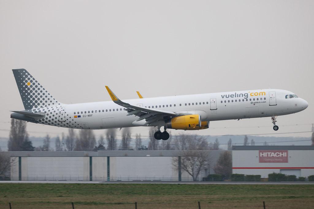 Paris Orly Airport: Vueling (VY / VLG) | Airbus A321-231 A321 | EC-MRF | MSN 07714