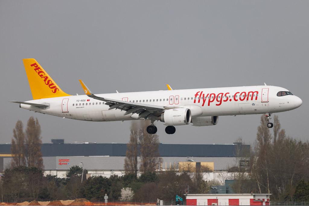 Paris Orly Airport: Pegasus (PC / PGT) | Airbus A321-251NX A21N | TC-RDS | MSN 11545