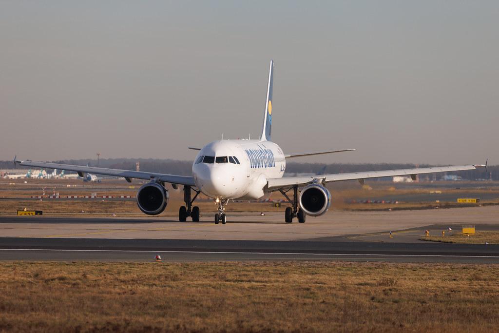 Frankfurt Airport: Nouvelair (BJ / LBT) | Operator: Nouvelair Tunisie | Airbus A320-214 A320 | TS-INQ | MSN 02158