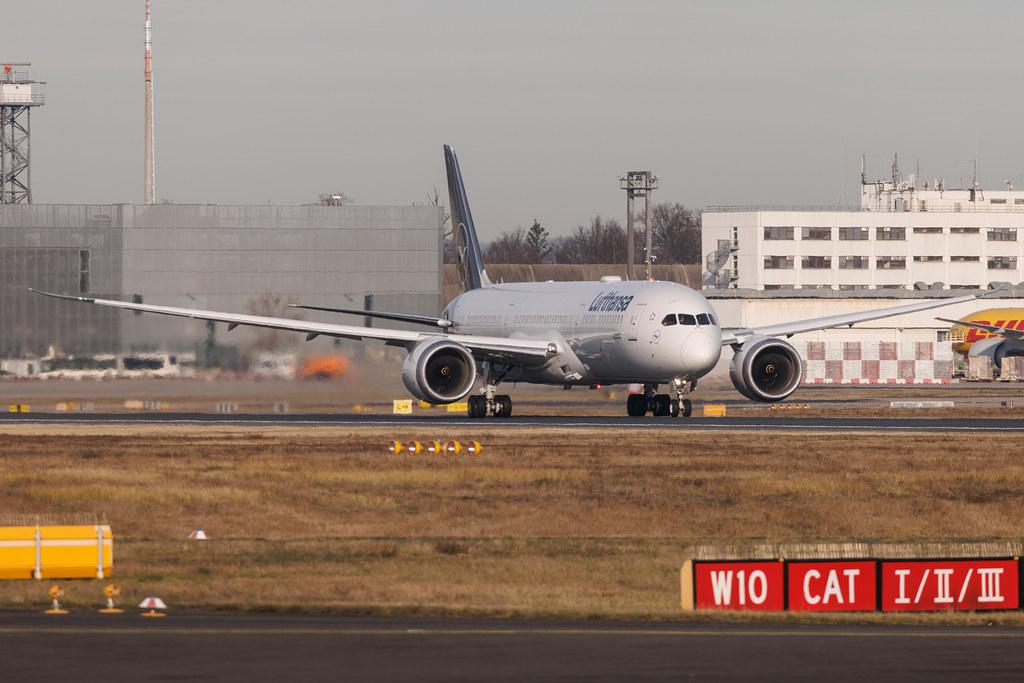 Frankfurt Airport: Lufthansa (LH / DLH) | Boeing 787-9 Dreamliner B789 | D-ABPF | MSN 66817