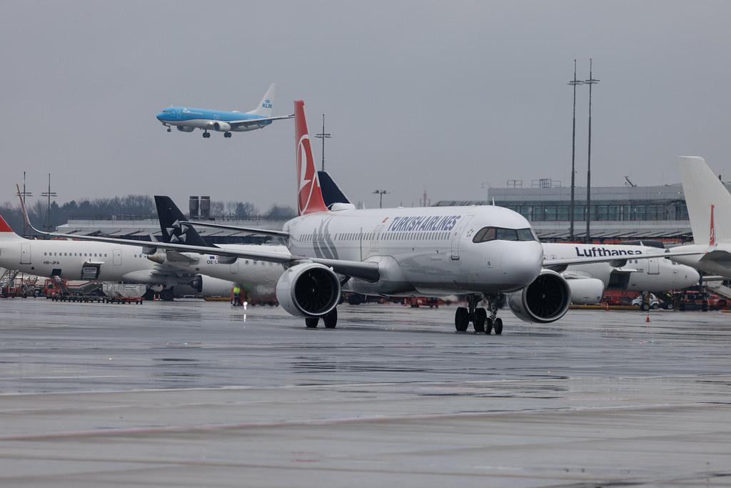 Hamburg Airport: Turkish Airlines (TK / THY) | Airbus A321-271NX A21N | TC-LPA | MSN 11464