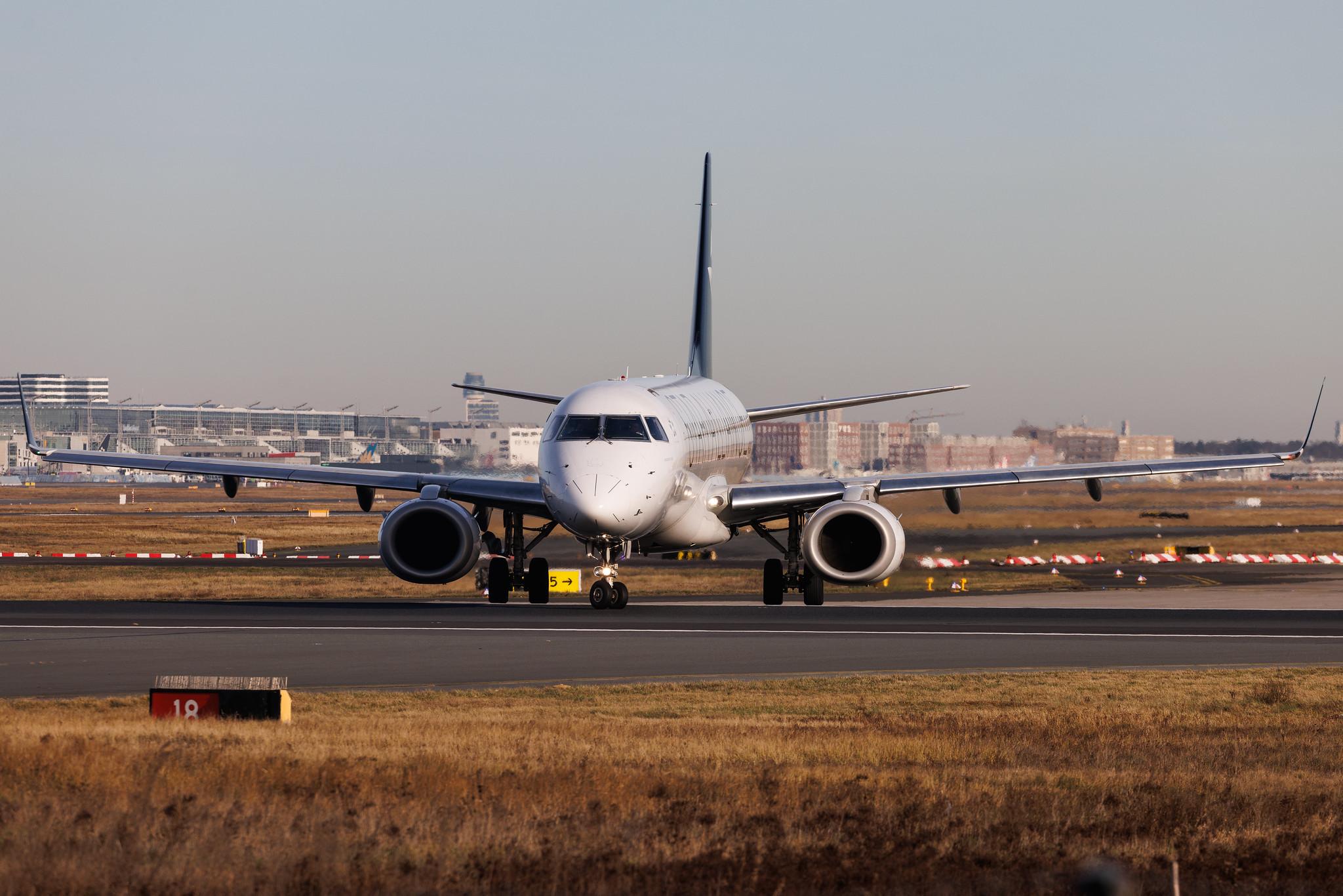 Frankfurt Airport: Air Dolomiti (EN / DLA) | Livery: Star Alliance Livery | Embraer E195LR E195 | I-ADJV | MSN 19000308