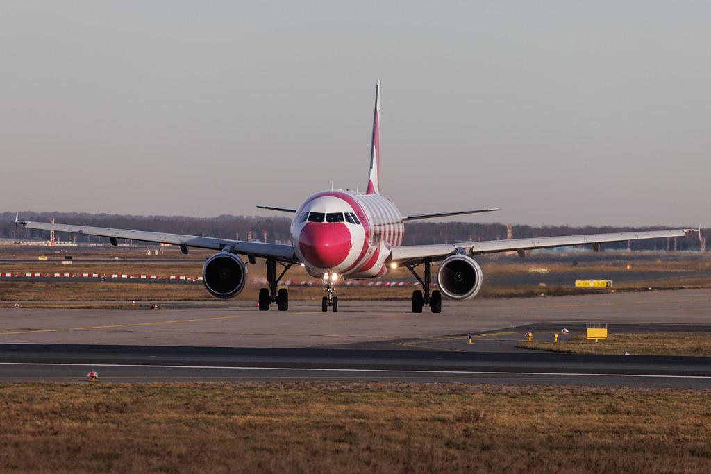 Frankfurt Airport: Condor (DE / CFG) | Livery: Breast Cancer Awareness Livery | Airbus A320-214 A320 | D-AICS | MSN 4478
