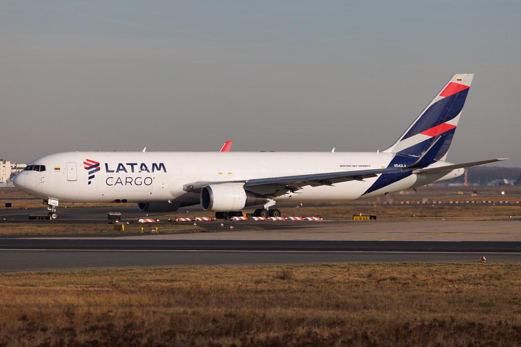 Frankfurt Airport: LATAM Cargo (UC / LCO) | Operator: LATAM Cargo Colombia | Boeing 767-316(ER)(BCF) B763 | N542LA | MSN 34629