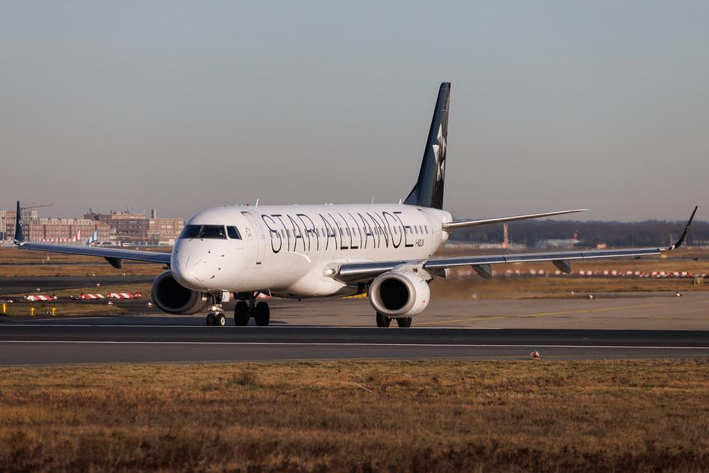 Frankfurt Airport: Air Dolomiti (EN / DLA) | Livery: Star Alliance Livery | Embraer E195LR E195 | I-ADJV | MSN 19000308