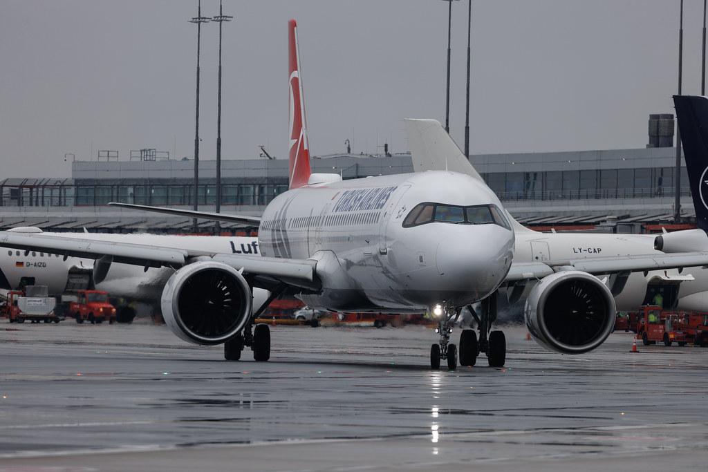Hamburg Airport: Turkish Airlines (TK / THY) | Airbus A321-271NX A21N | TC-LPA | MSN 11464