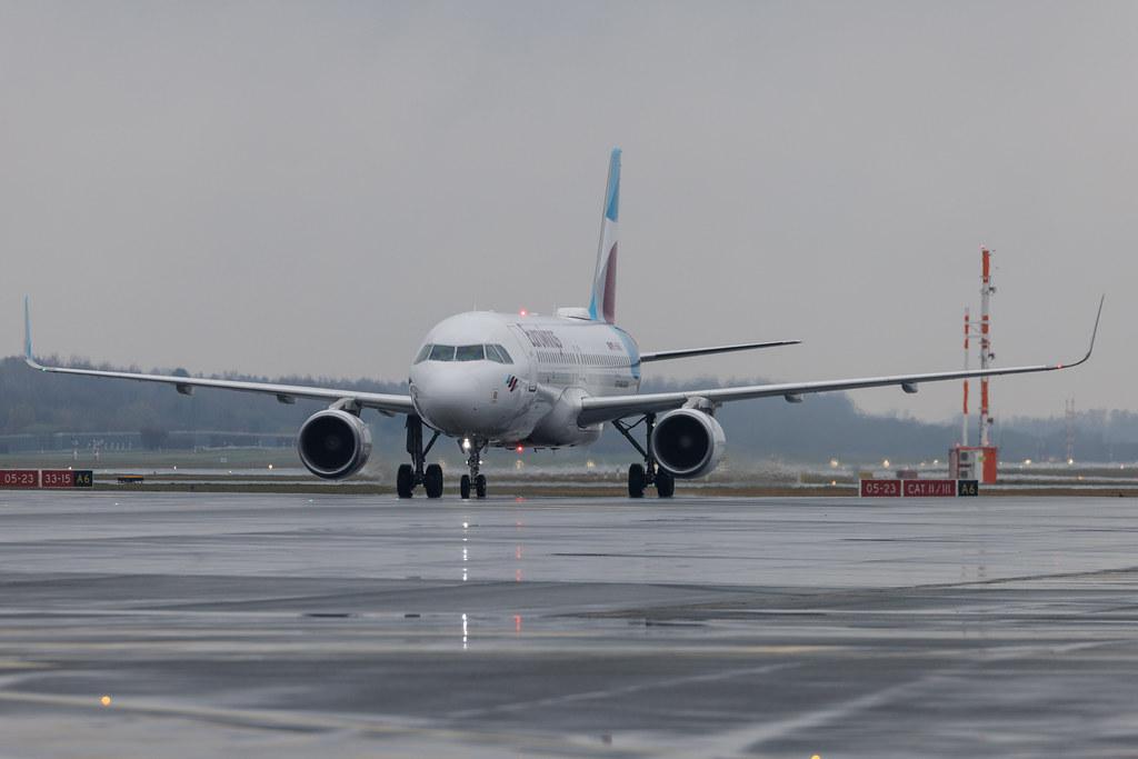 Hamburg Airport: Eurowings (EW / EWG) | Airbus A320-214 A320 | D-AEWU | MSN 7513