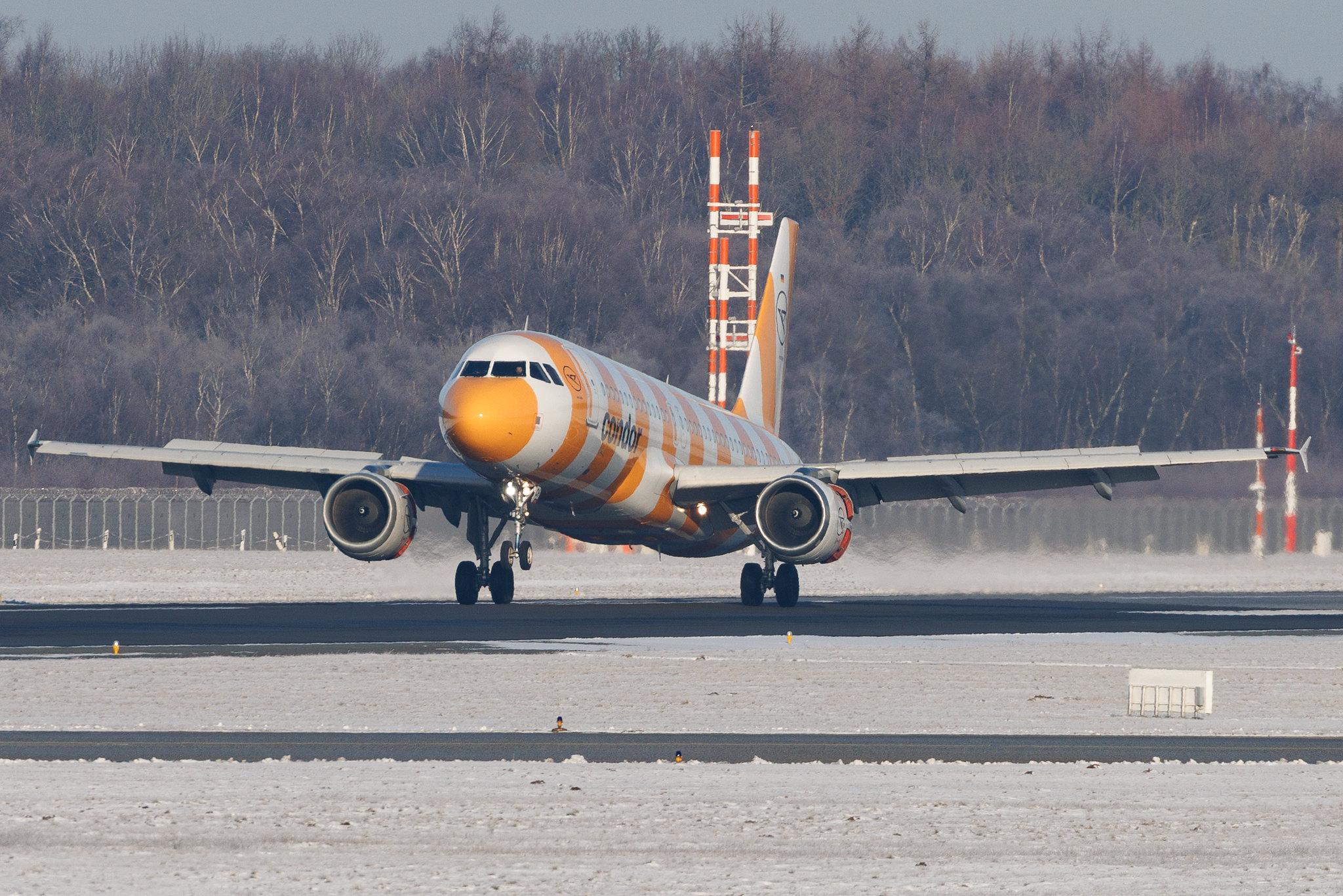 Hamburg Airport: Condor (DE / CFG) | Livery: Yellow Sunshine Livery | Airbus A320-212 A320 | D-ATCH | MSN 1437