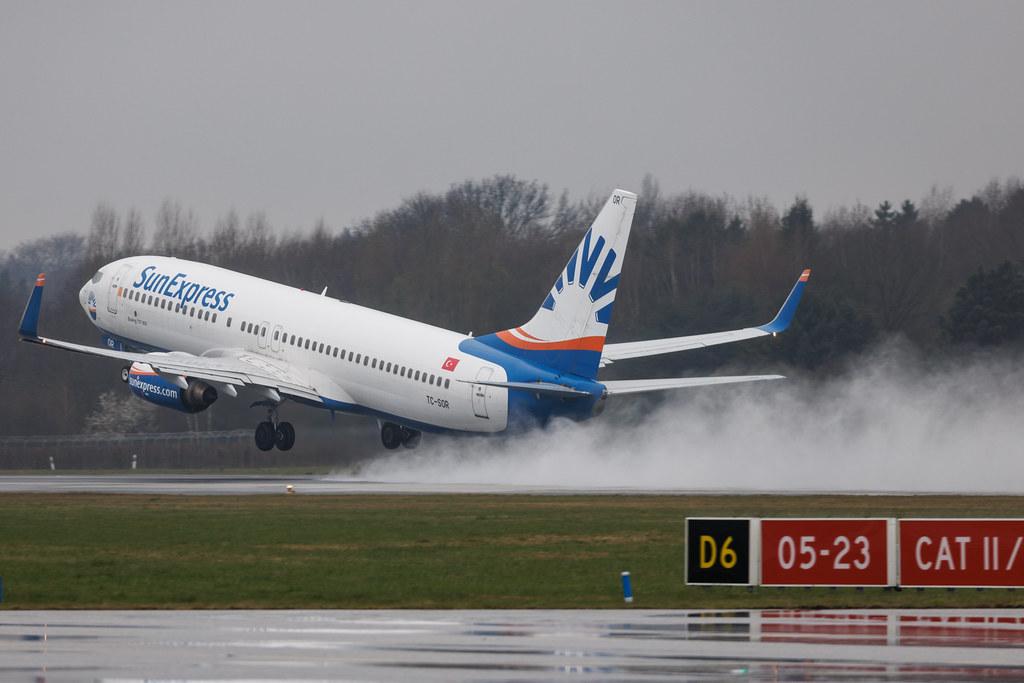 Hamburg Airport: SunExpress (XQ / SXS) | Boeing 737-8AS B738 | TC-SOR | MSN 33563