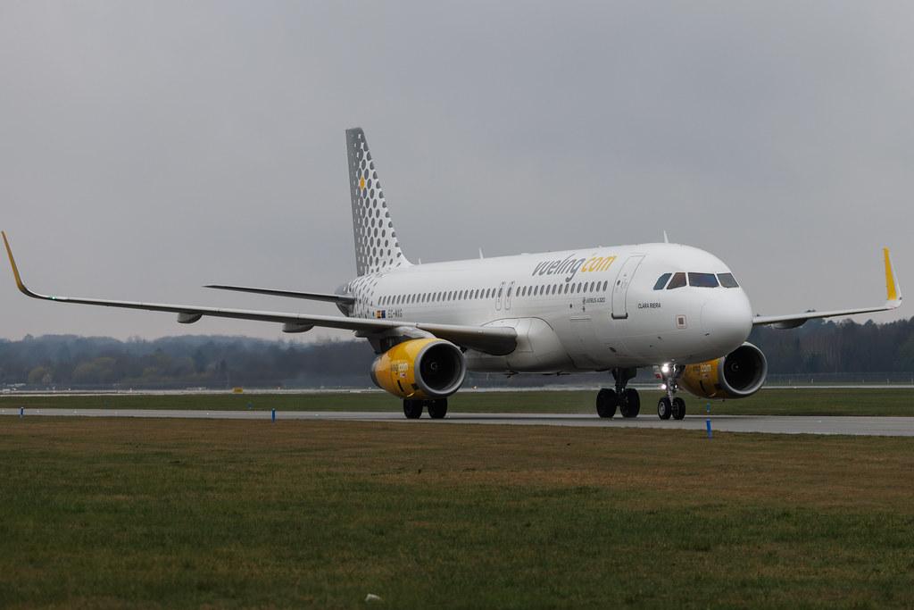 Hamburg Airport: Vueling (VY / VLG) | Airbus A320-232 A320 | EC-MXG | MSN 08192