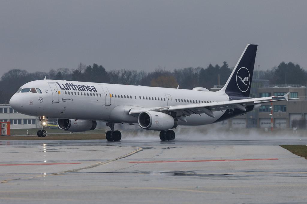 Hamburg Airport: Lufthansa (LH / DLH) | Airbus A321-131 A321 | D-AIRS | MSN 0595