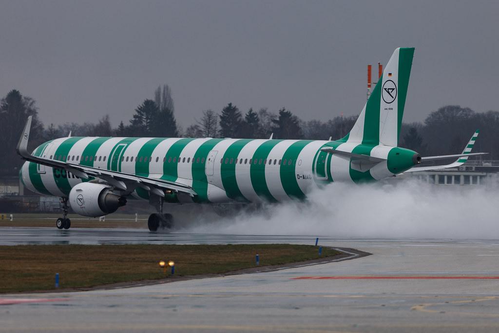 Hamburg Airport: Condor (DE / CFG) | Airbus A321-211 A321 | D-AIAG | MSN 6590