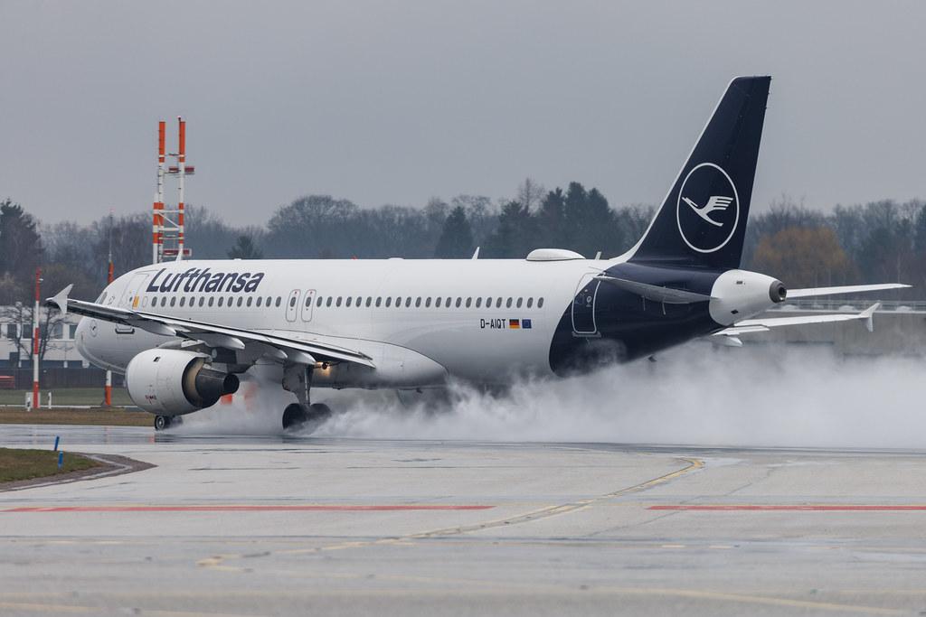 Hamburg Airport: Lufthansa (LH / DLH) | Airbus A320-211 A320 | D-AIQT | MSN 1337