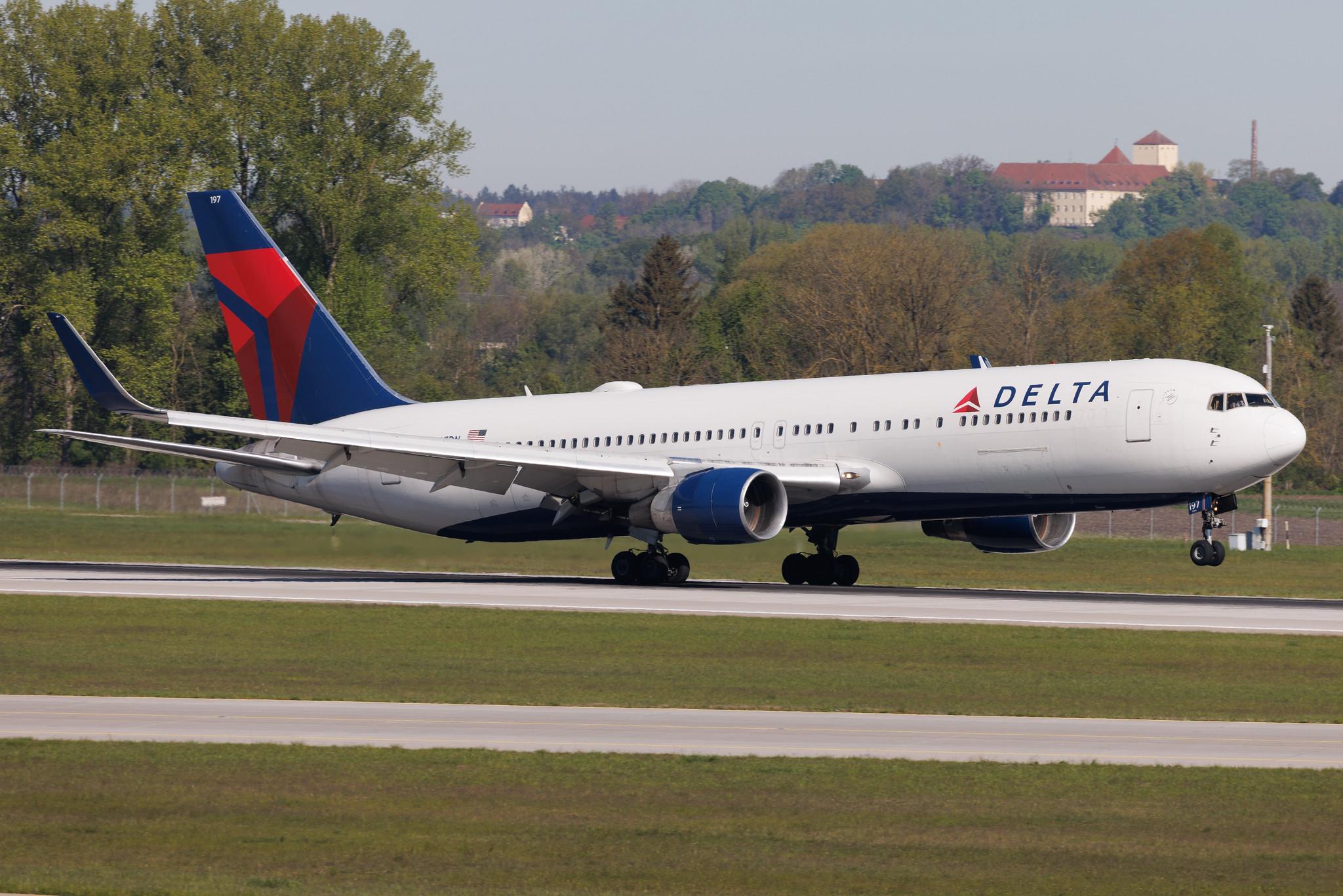Munich Airport: Delta Air Lines (DL / DAL) | Boeing 767-332(ER) B763 | N197DN | MSN 28454