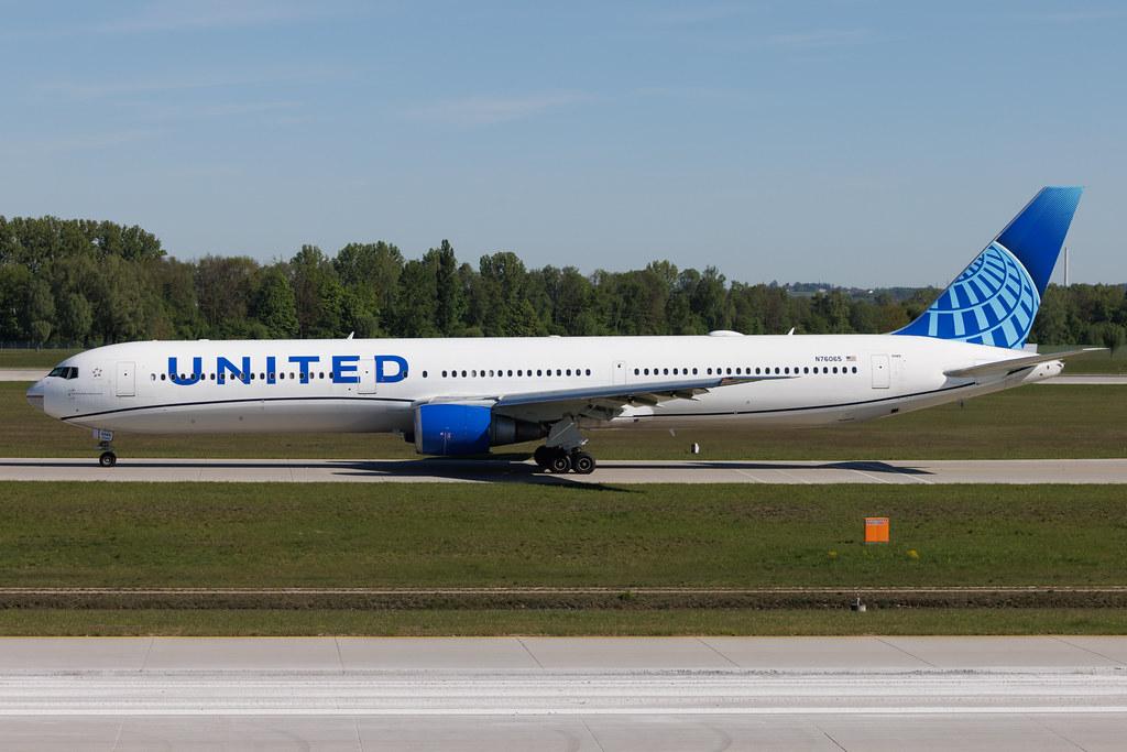 Munich Airport: United Airlines (UA / UAL) | Boeing 767-424(ER) B764 | N76065 | MSN 29460