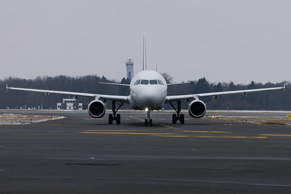 Hamburg Airport: Lufthansa (LH / DLH) | Airbus A321-131 A321 | D-AIRN | MSN 0560