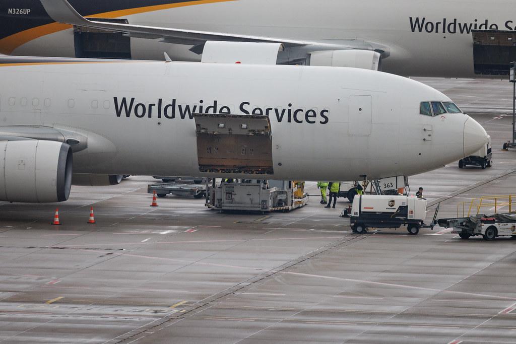 Köln Bonn Airport: UPS (5X / UPS) | Boeing 767-346(ER)(BCF) B763 | N363UP | MSN 33494