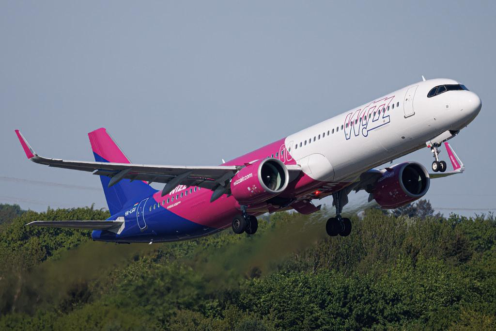 Hamburg Airport: Wizz Air (W6 / WZZ) | Airbus A321-271NX A21N | HA-LGU | MSN 12557