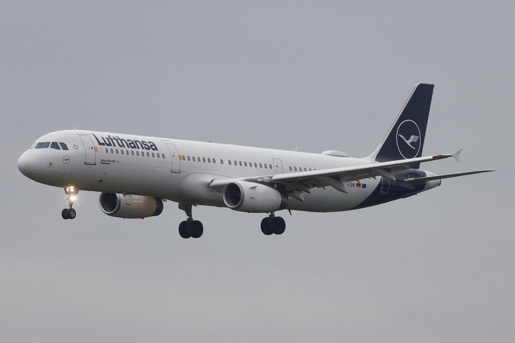 Hamburg Airport: Lufthansa (LH / DLH) | Airbus A321-231 A321 | D-AISN | MSN 3592