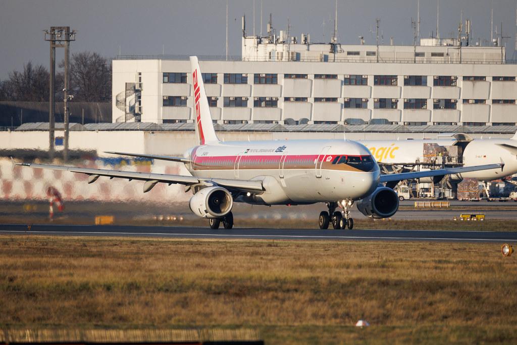 Frankfurt Airport: Royal Jordanian (RJ / RJA) | Livery: Alia Retro Livery | Airbus A321-231 A321 | JY-AYV | MSN 05177