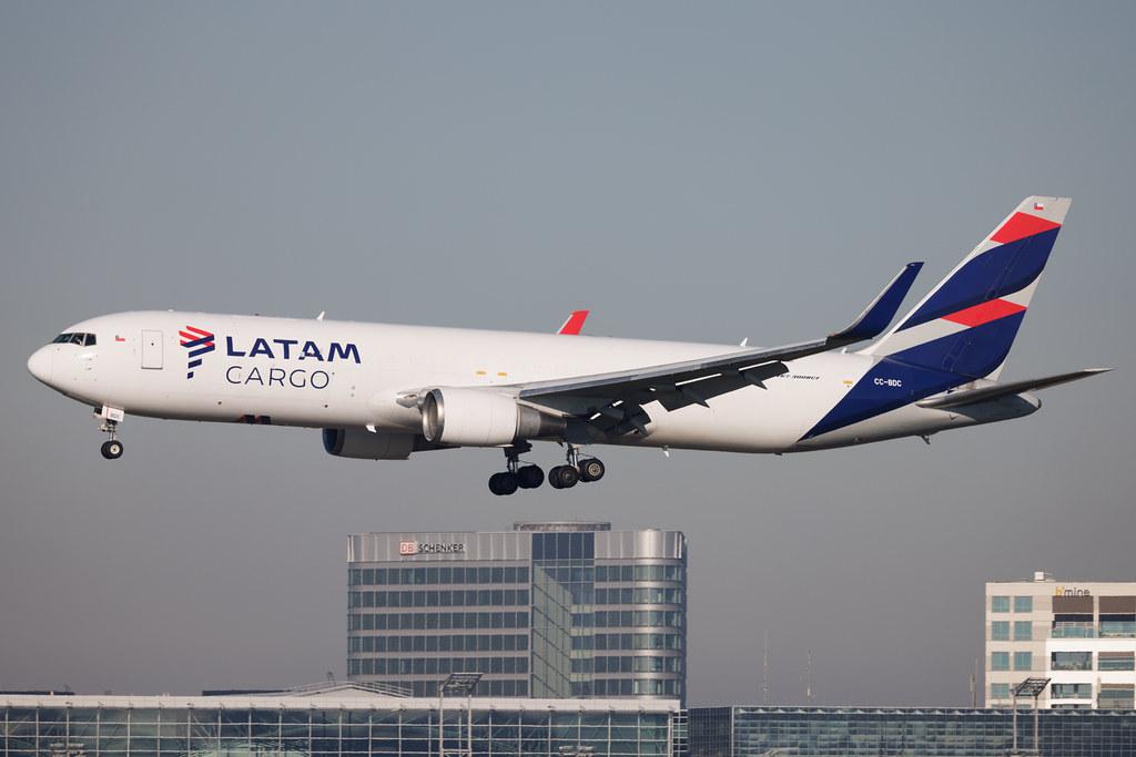 Frankfurt Airport: LATAM Cargo (UC / LCO) | Operator: LATAM Cargo Colombia | Boeing 767-316(ER)(BCF) B763 | CC-BDC | MSN 40591