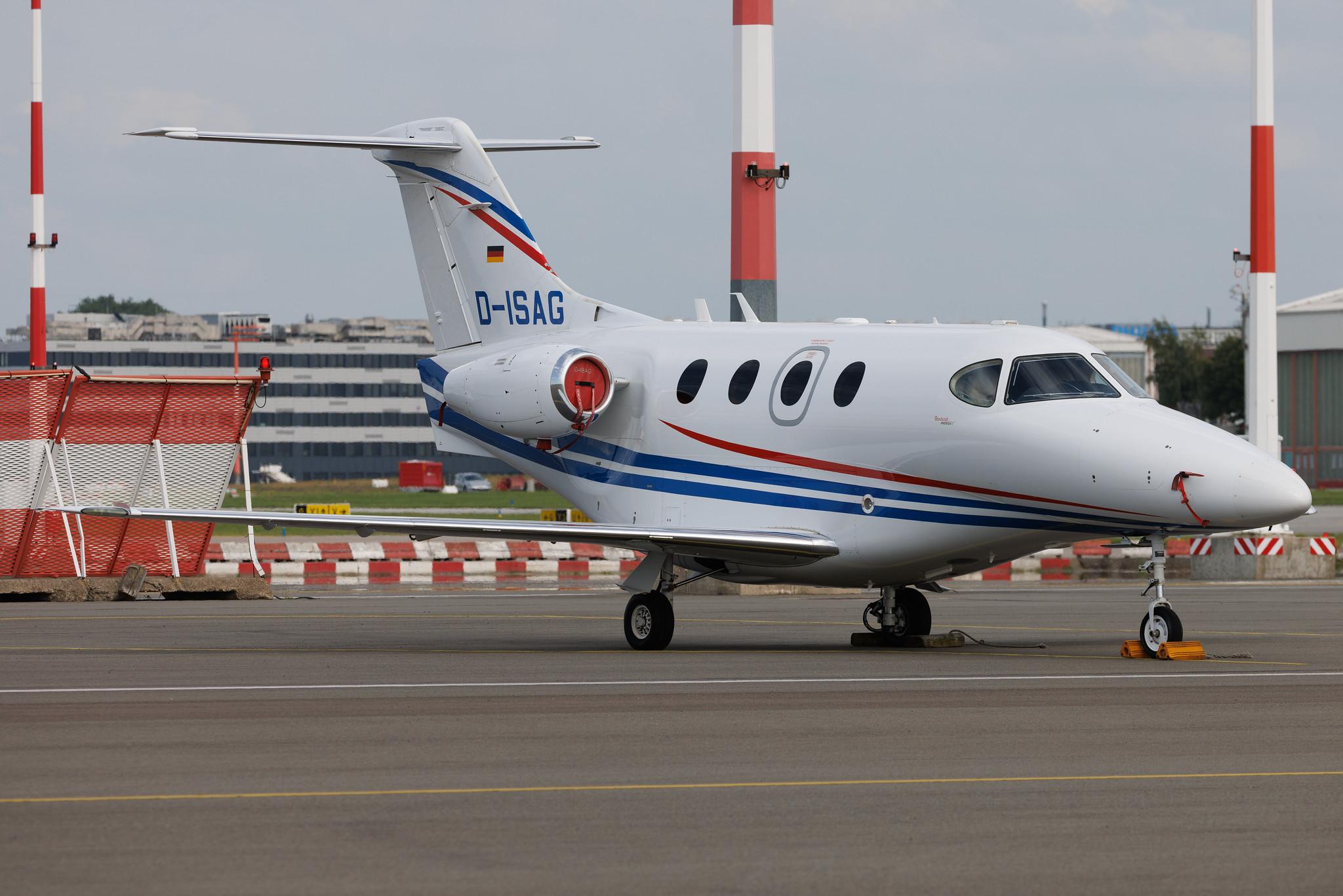 Hamburg Airport: Private owner | Beech 390 Premier IA PRM1 | D-ISAG | MSN RB-221