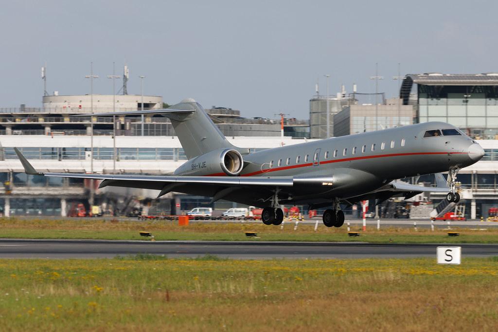 Hamburg Airport: VistaJet (VJT) | Bombardier Global 6000 GLEX | 9H-VJE | MSN 9502